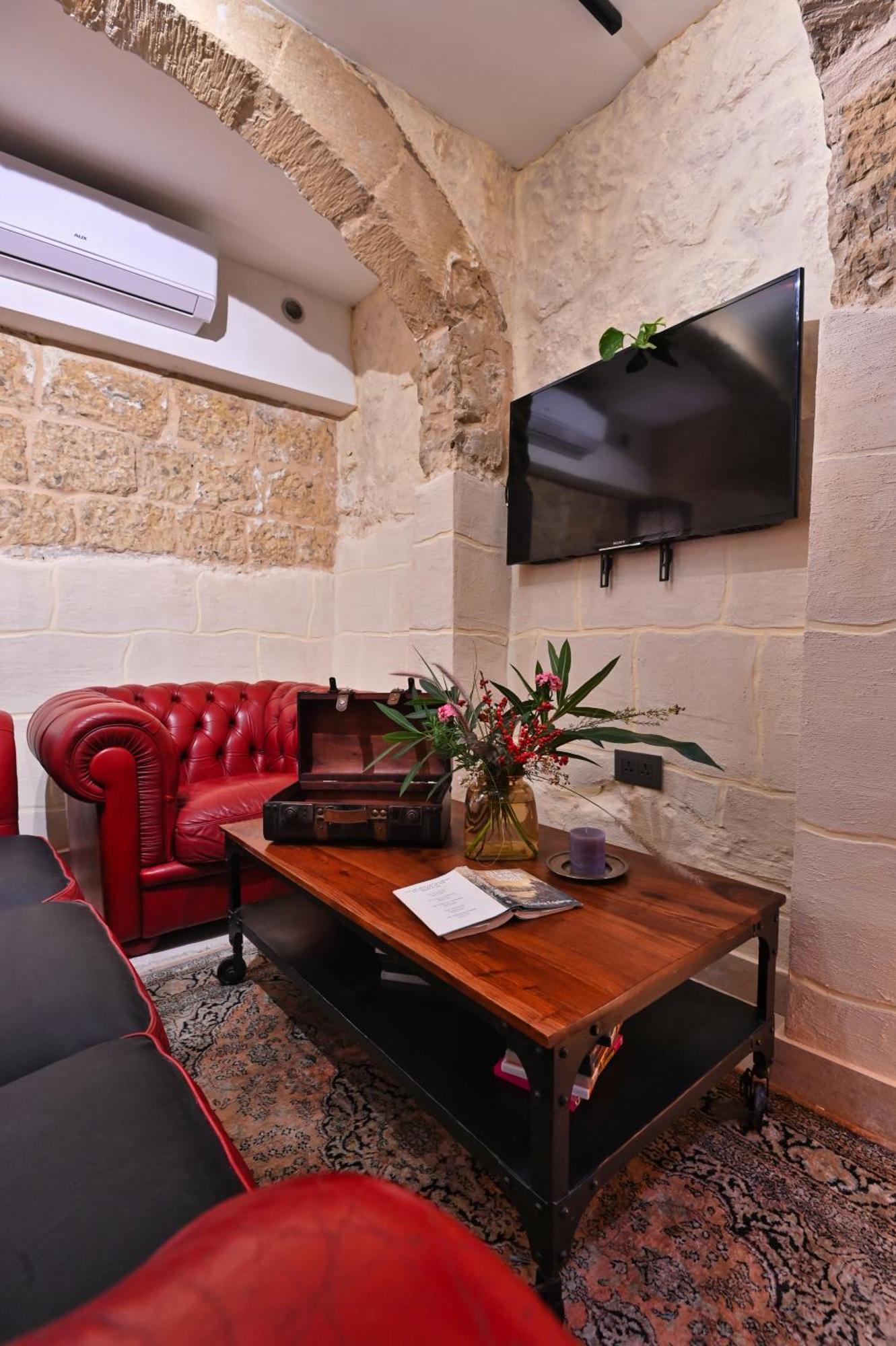 Il Luzzu - More Room For You! Виктория Экстерьер фото